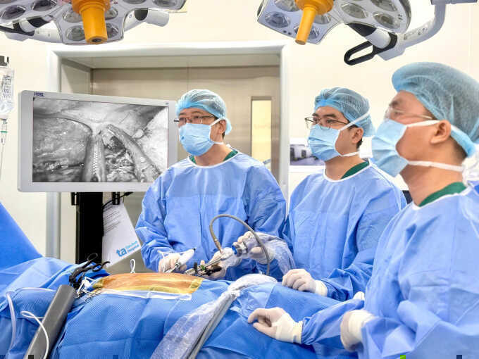 Ung thư thực quản di căn gây đau ngực