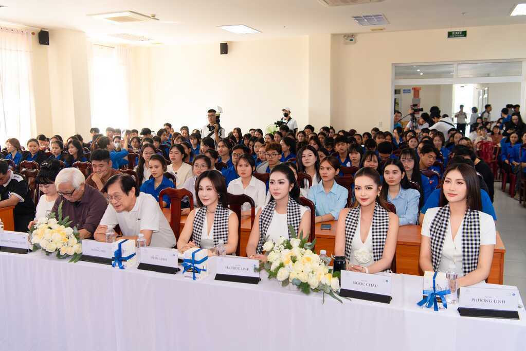 Ngọc Châu, Hà Trúc Linh truyền cảm hứng lập nghiệp cho giới trẻ