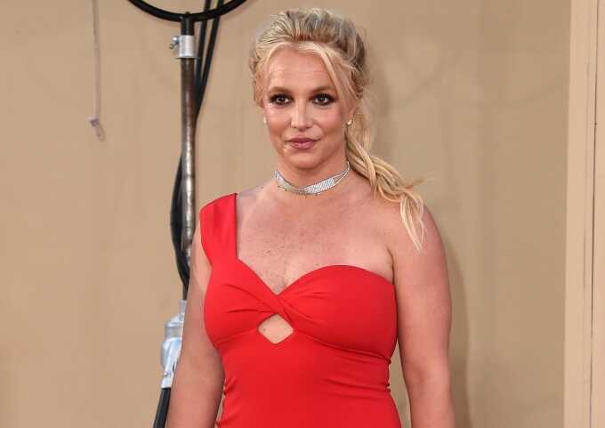 Britney Spears bị bắt
