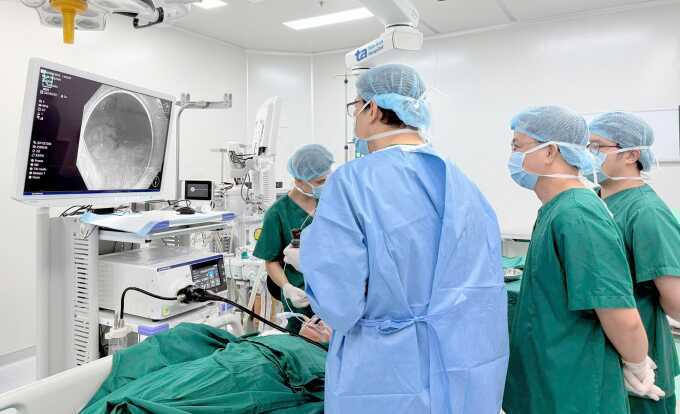 Viêm phổi hít do co thắt tâm vị