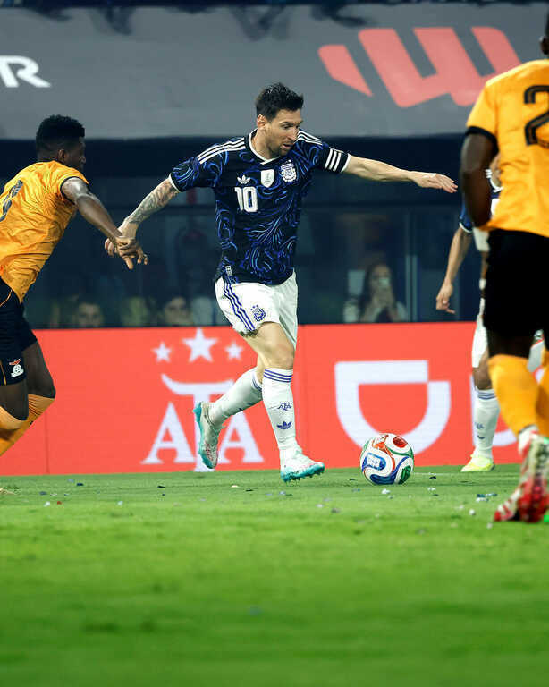 Messi tỏa sáng, Argentina thắng trận 
