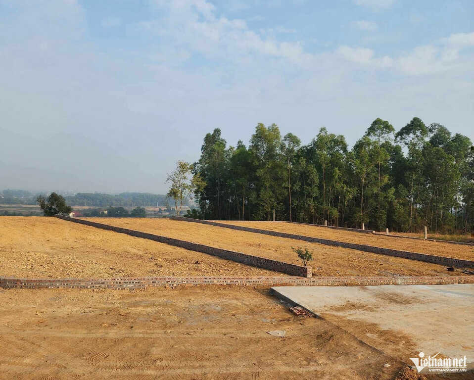 Từ 1.500m2 đất hợp thửa, có tách được 2 lô mặt tiền quốc lộ?