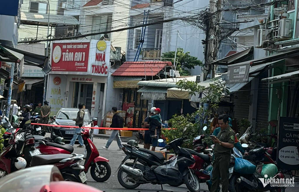 Cháy dãy phòng ở TPHCM, hai người tử vong