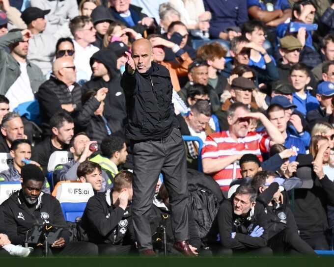 Guardiola: `Mặt trời giúp Man City chơi tốt`