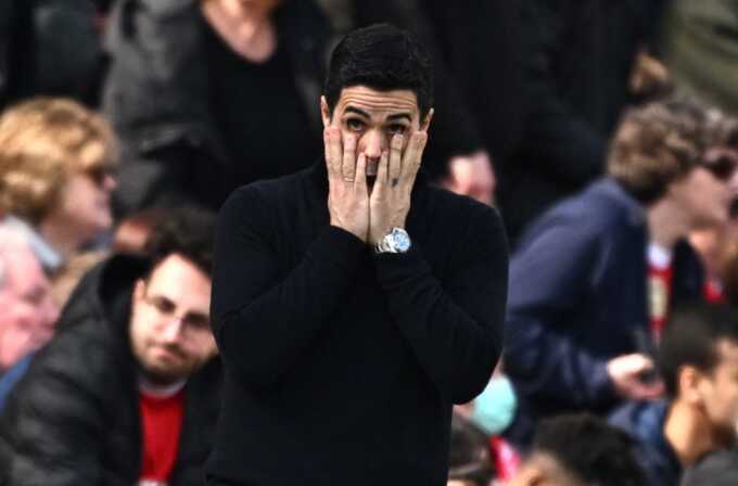 Lineker: `Arsenal sa sút vì giáo áo kỳ quặc của Arteta`