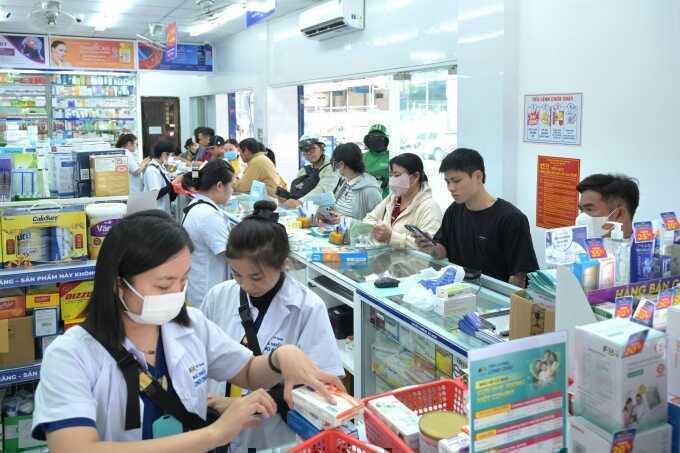 Long Châu và AstraZeneca nâng tầm hợp tác chiến lược về thuốc hiếm