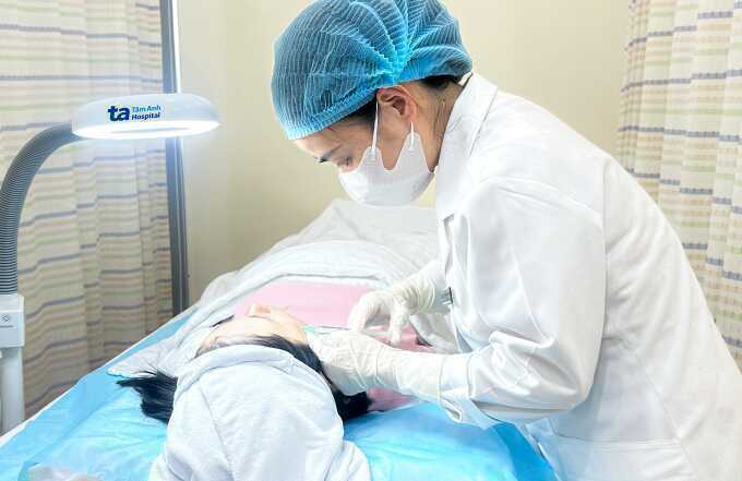 Tiêm meso botox thu nhỏ lỗ chân lông