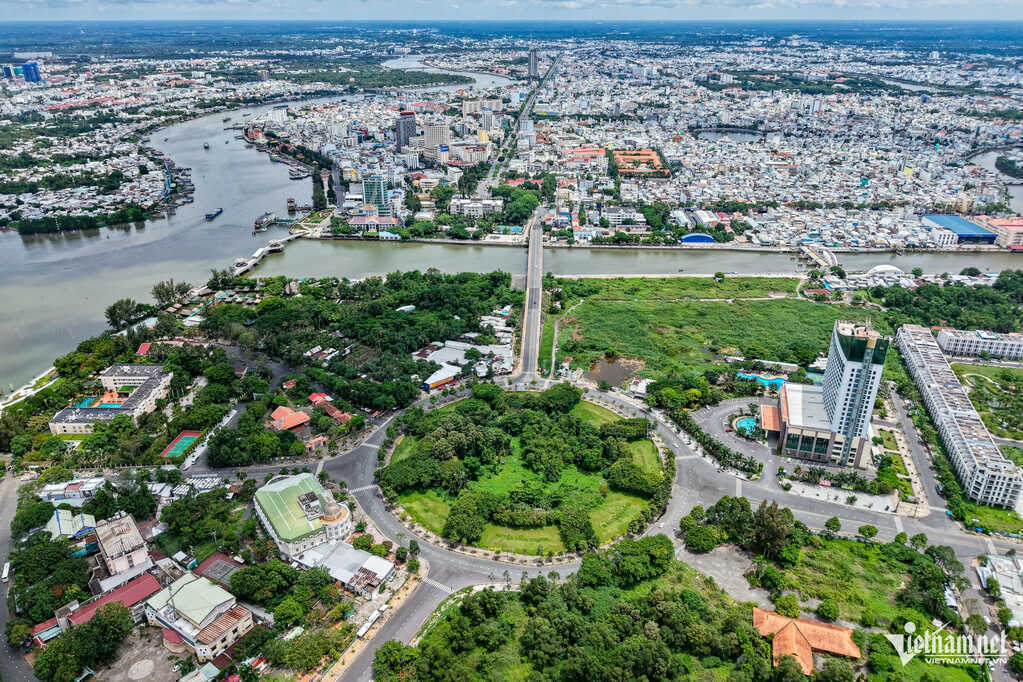 Anh trai được cha cho đất, em gái kiện vì thiếu chữ ký nhân chứng