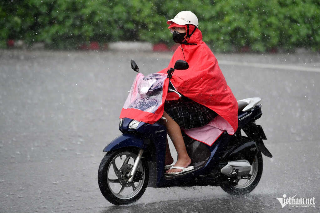 Dự báo thời tiết 19/4/2026: Miền Bắc mưa giông nhiều nơi, Nam Bộ gia tăng nắng
