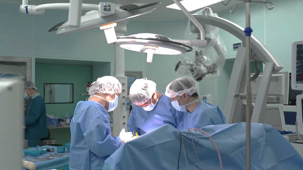 Vinmec kích hoạt quy trình tối khẩn trong đêm, cứu bé 12 tuổi xuất huyết não