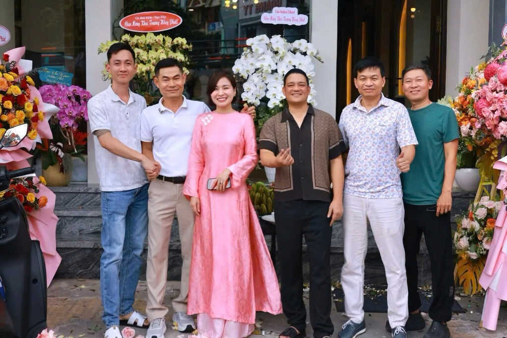 Azolaco khai trương showroom “The gioi ban an”