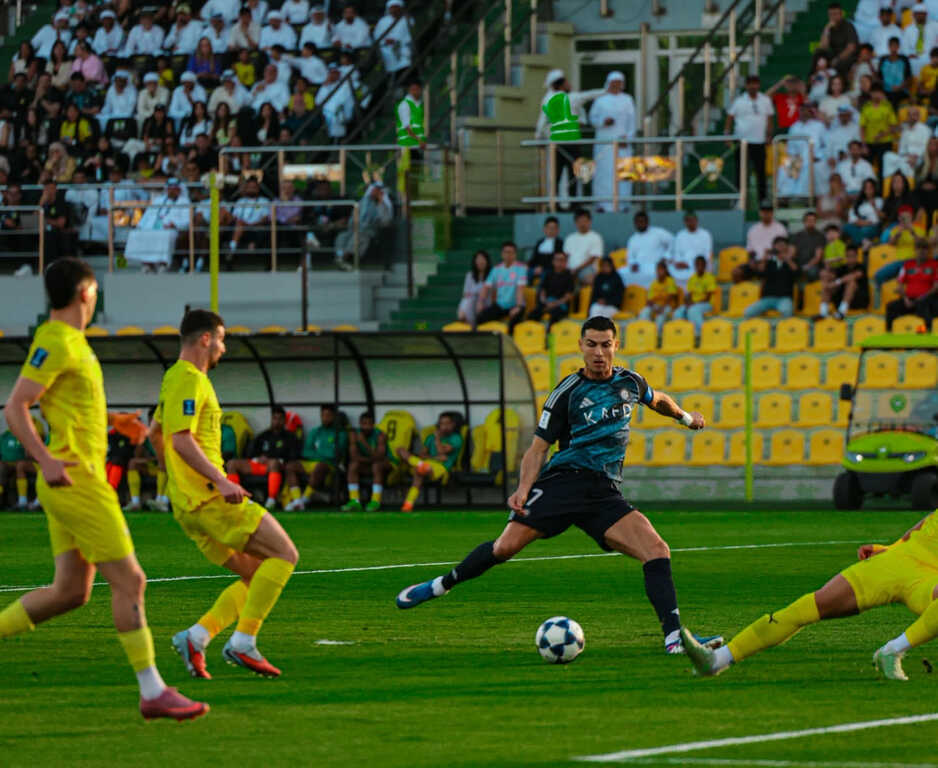 Ronaldo ghi bàn thứ 969, Al Nassr vào bán kết Cúp C2 châu Á