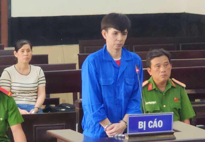 Truy sát cả nhà vợ cũ vì ghen
