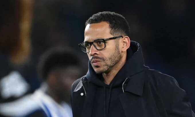 Chelsea sa thải HLV Rosenior chỉ sau ba tháng