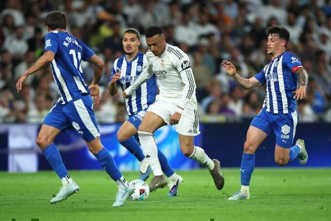 Mbappe, Vinicius giúp Real tìm lại nụ cười