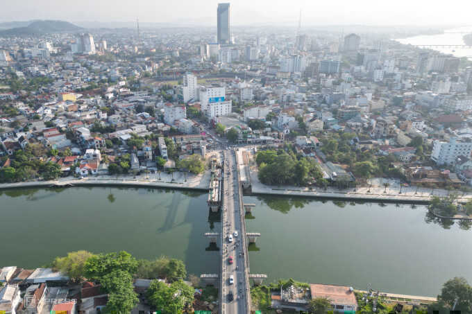 Cầu Vỹ Dạ mở rộng 5 năm chưa xong