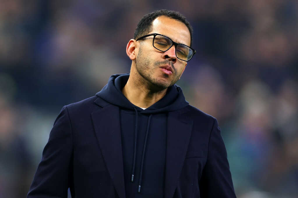 Chelsea sa thải HLV Liam Rosenior