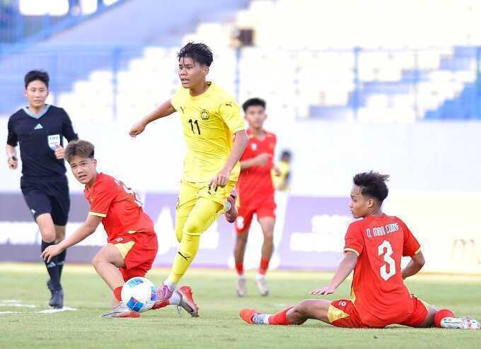 HLV U17 Malaysia: `Cầu thủ mạnh mẽ hơn sau khi thua Việt Nam 0-4`
