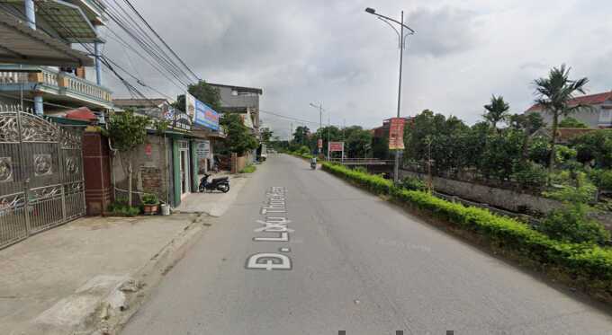 Vụ tai nạn bộc lộ mối nguy của nhà ven đường