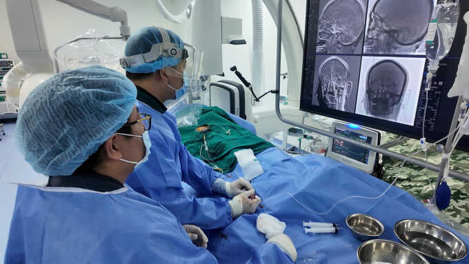 Áp lực bác sĩ khi thông báo tin xấu