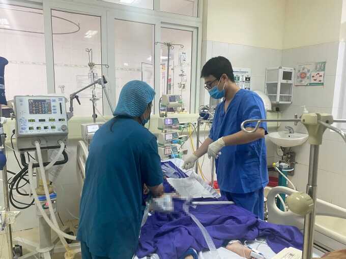 Cứu sống bé trai ngừng thở do đuối nước