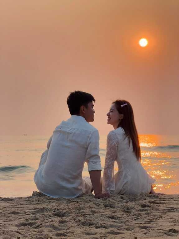 Hòa Minzy cùng bạn trai nghỉ dưỡng