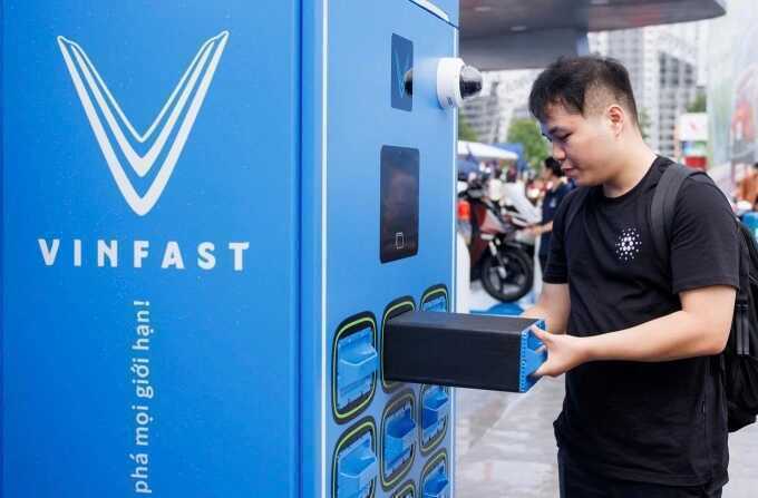 V-Green và MediaMart sắp vận hành 1.000 tủ đổi pin xe máy điện