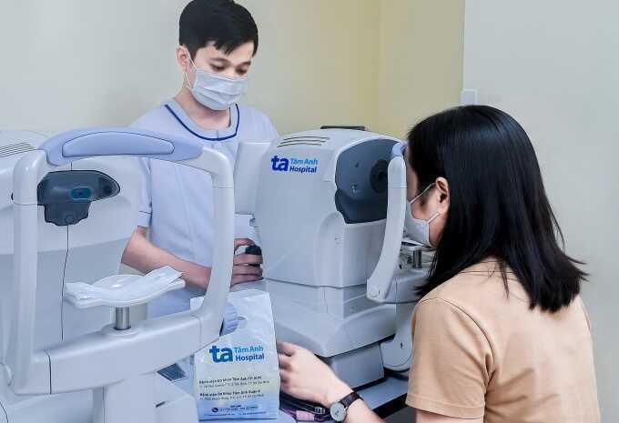 Xóa cận, loạn thị cho người giác mạc mỏng