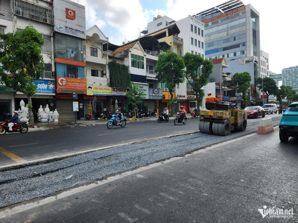 Sau `phẫu thuật` xoá 3km dải phân cách, đường Cộng Hòa vận hành giao thông 3 chiều ra sao?