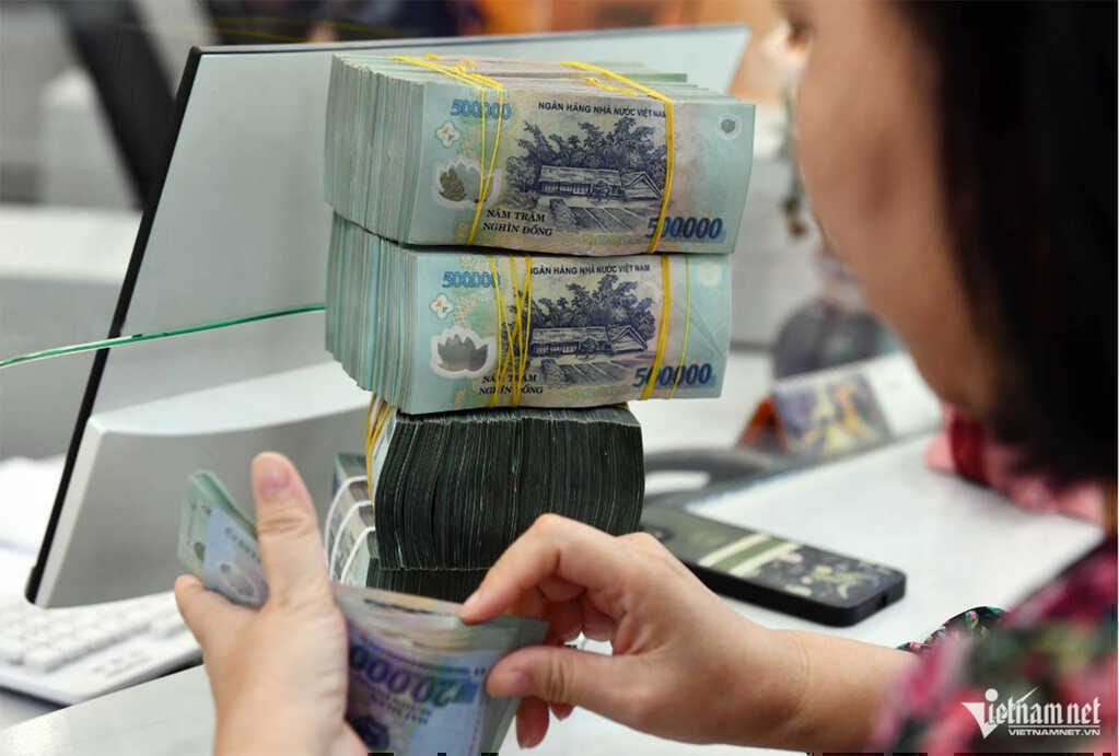 Tỷ phú Phạm Nhật Vượng lại lập kỷ lục; `vua thép` tự tin về thép ray đường sắt