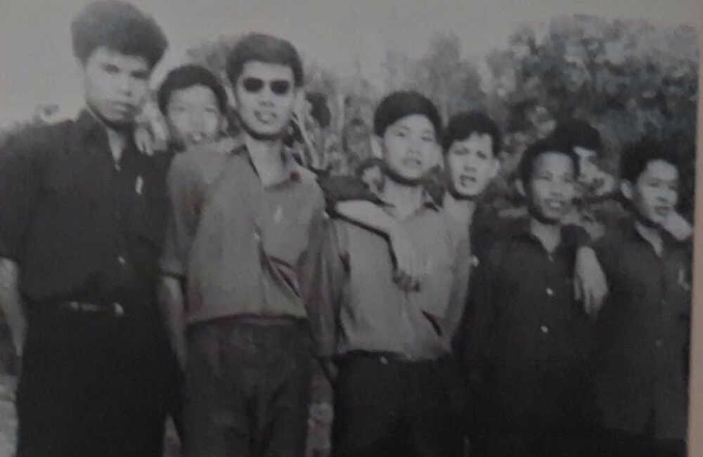 Thầy giáo thương binh, là tiến sĩ ở tuổi 73, rơi nước mắt trong buổi dạy cuối