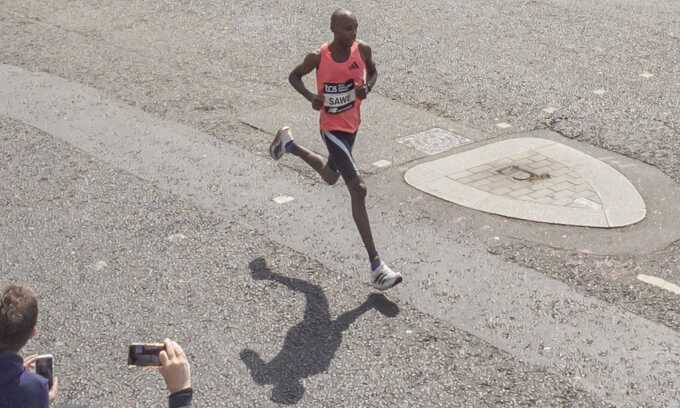 Sawe muốn phá mốc sub1:58 tại Berlin Marathon