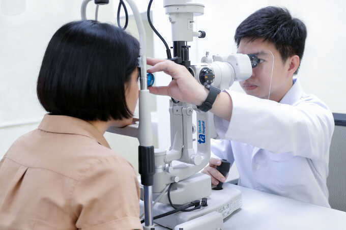 U thịt trên mi mắt người phụ nữ