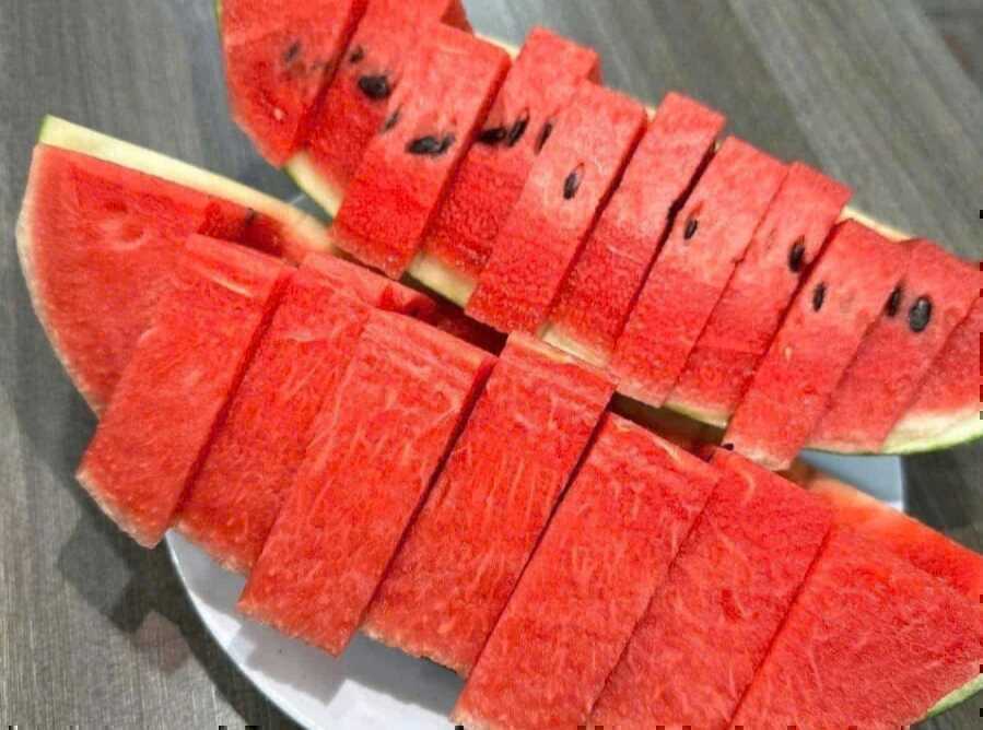 5 nhóm người nên ăn dưa hấu