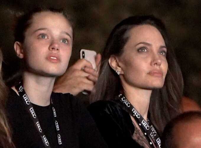 Con gái Angelina Jolie đóng MV Kpop