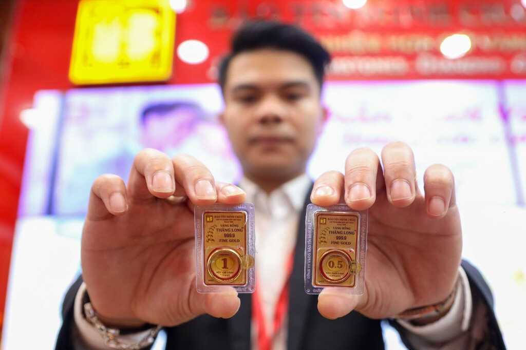 Giá vàng hôm nay 3/4/2026 chưa ngừng rơi, SJC và nhẫn trơn giảm tiếp
