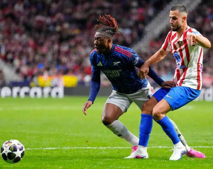 Atletico và Arsenal hòa nhau nhờ phạt đền ở Champions League