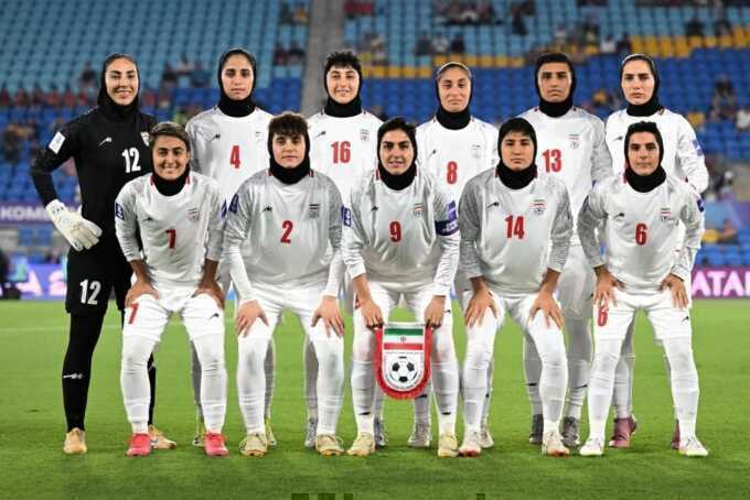 Áp lực của nữ cầu thủ Iran khi xin tị nạn rồi quay về từ Asian Cup