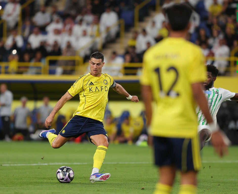 Ronaldo lập cú đúp ngày tái xuất, Al Nassr thắng hoành tráng