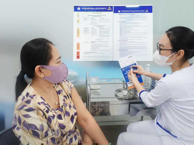 Tiêm vaccine vì sợ nhiễm virus gây dại
