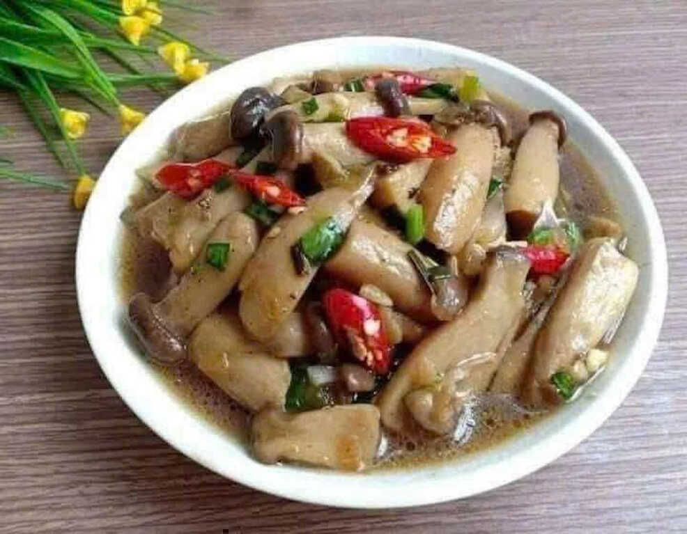 Tiến sĩ chỉ ra sai lầm khi ăn nấm thay thịt, rau