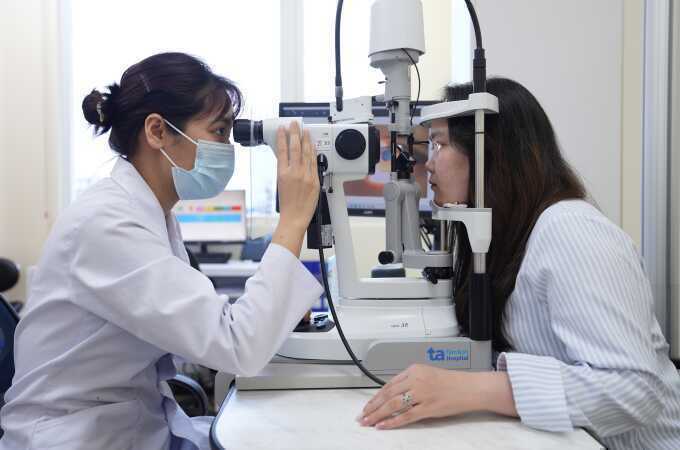 Điều gì xảy ra khi cận thị nặng?