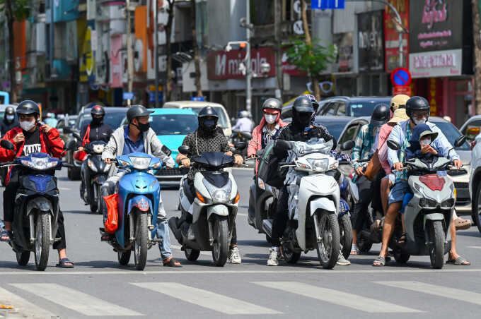 Nhiệt độ nhiều nơi vượt 40 độ C