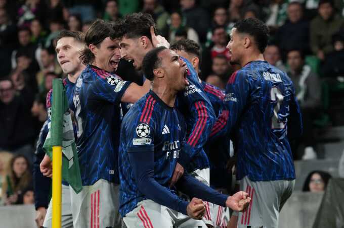 Ngoại hạng Anh giành thêm suất dự Champions League