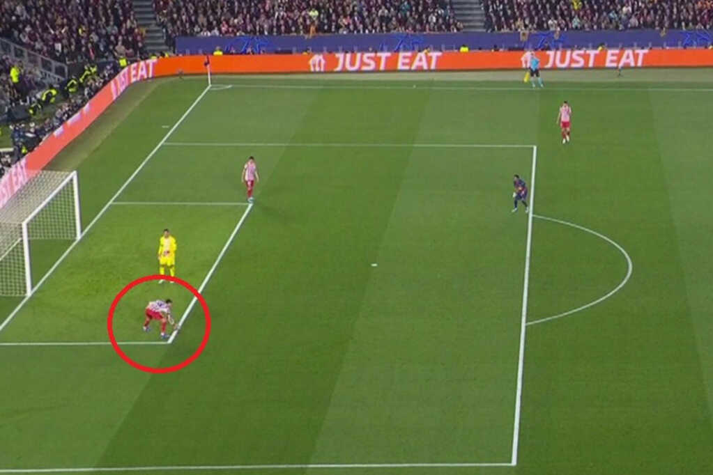 Atletico hạ Barca, Simeone bênh học trò chơi ‘bóng rổ’