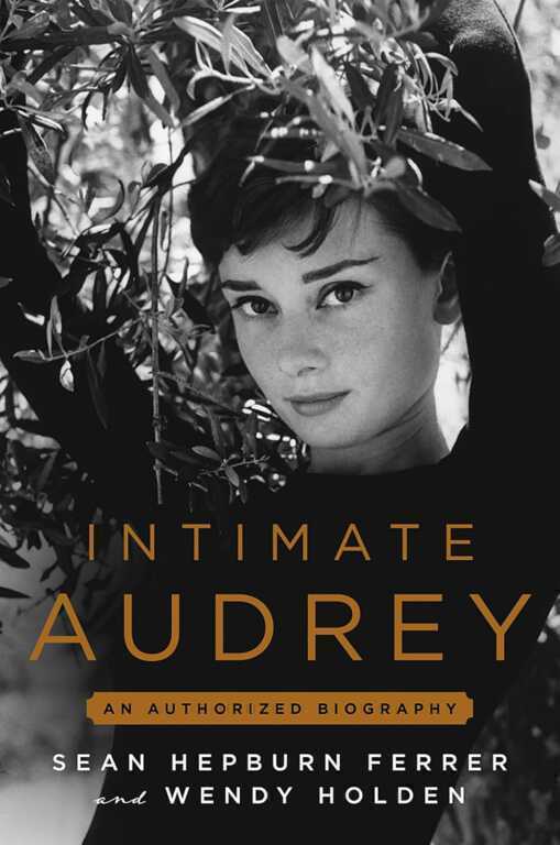 Huyền thoại Audrey Hepburn trong ký ức con trai