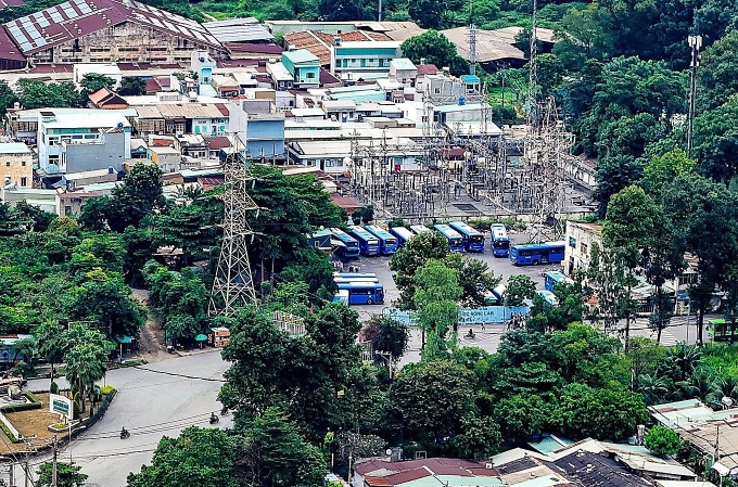 ĐH Nông Lâm muốn thu hồi bến xe buýt, sinh viên lo xáo trộn đi lại