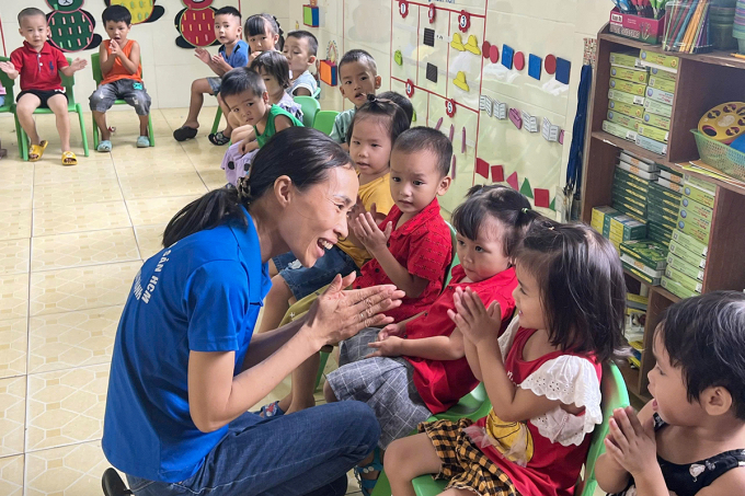Giáo viên, nhân viên hợp đồng sắp được trả lương sau gần 6 tháng `treo`