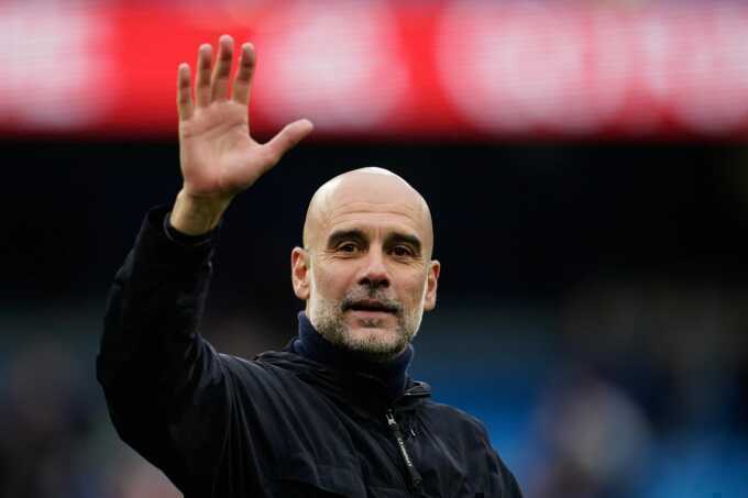 Guardiola: `VAR ra quyết định như tung đồng xu`