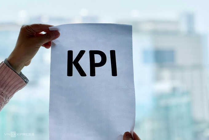 Nhiều lao động bị vắt kiệt vì `KPI, deadline`